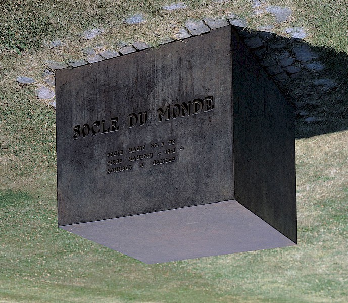 o_manzoni_socle-du-monde-web.jpg